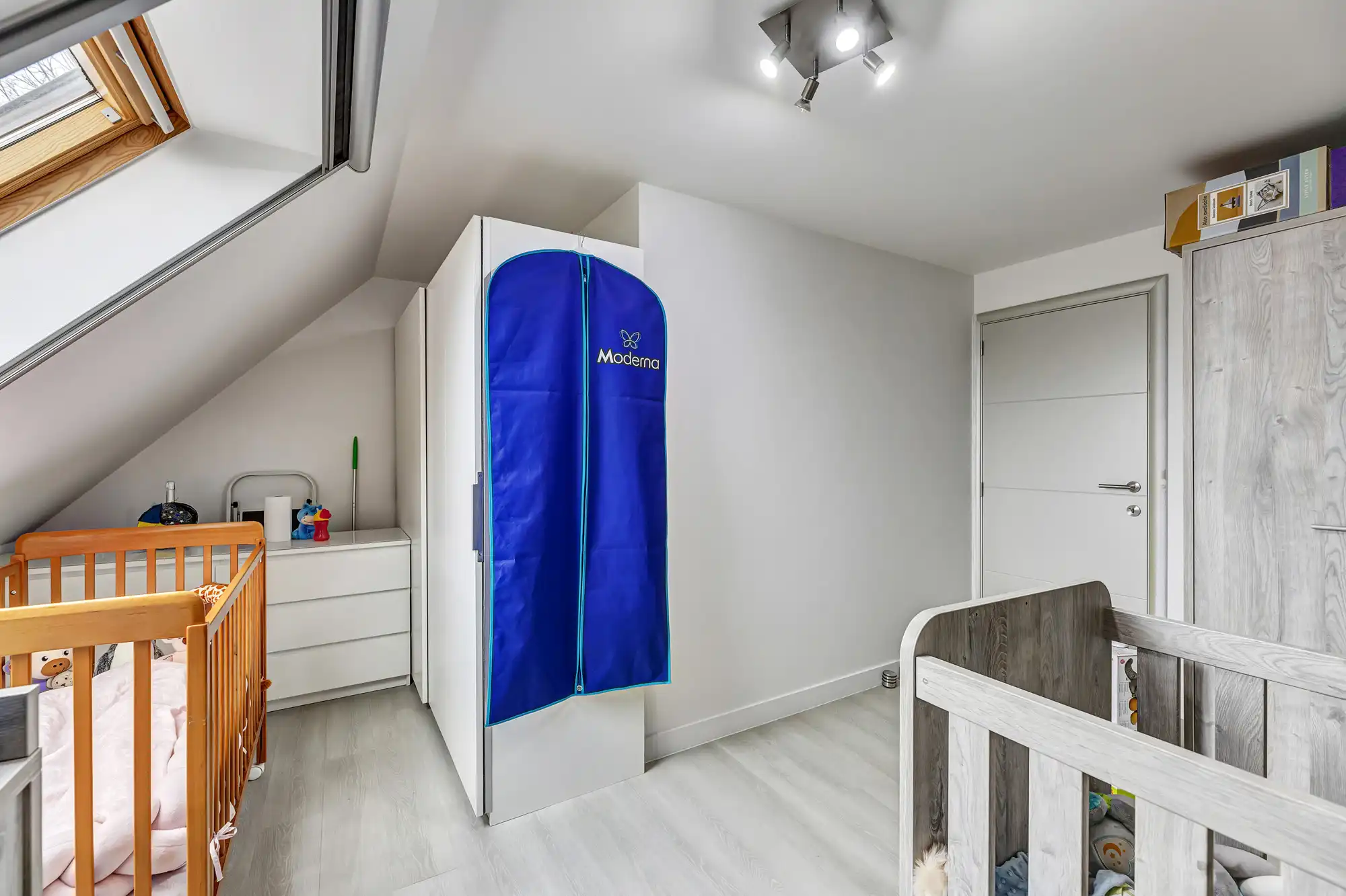 Woonst met 4 slpks en verwarmd zwembad in Erembodegem foto 23