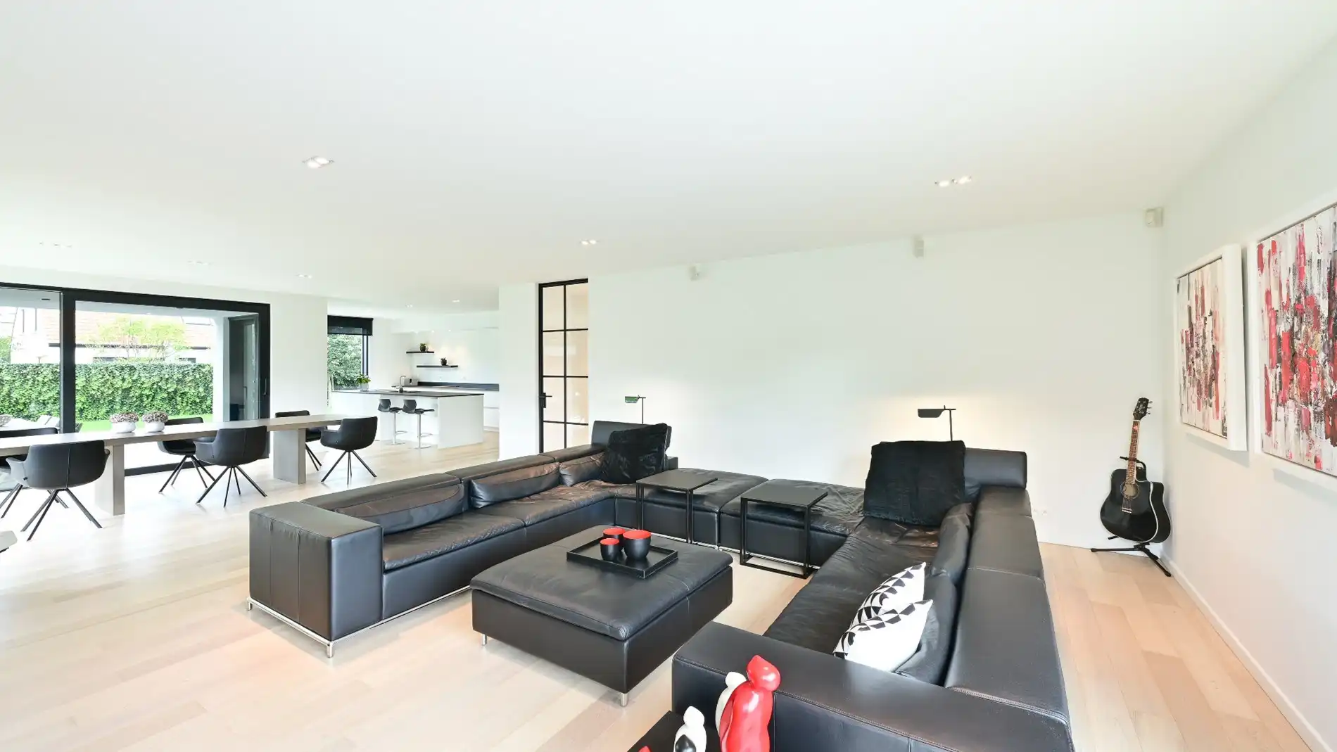 Hedendaagse villa (°2017) gelegen vlakbij het centrum van Knokke. foto 5