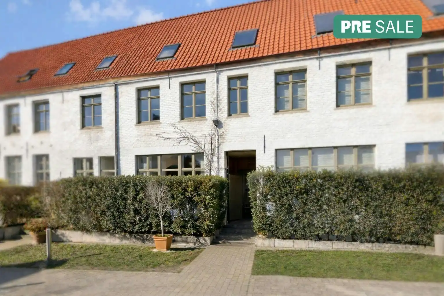 Instapklaar huis te koop met 3 slaapkamers, nabij Ezelpoort foto {{pictureIndex}}