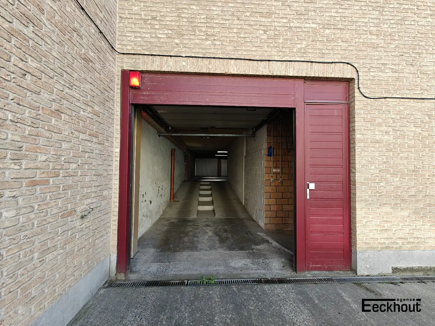 Ruime garagebox in centrum Oostende foto 3