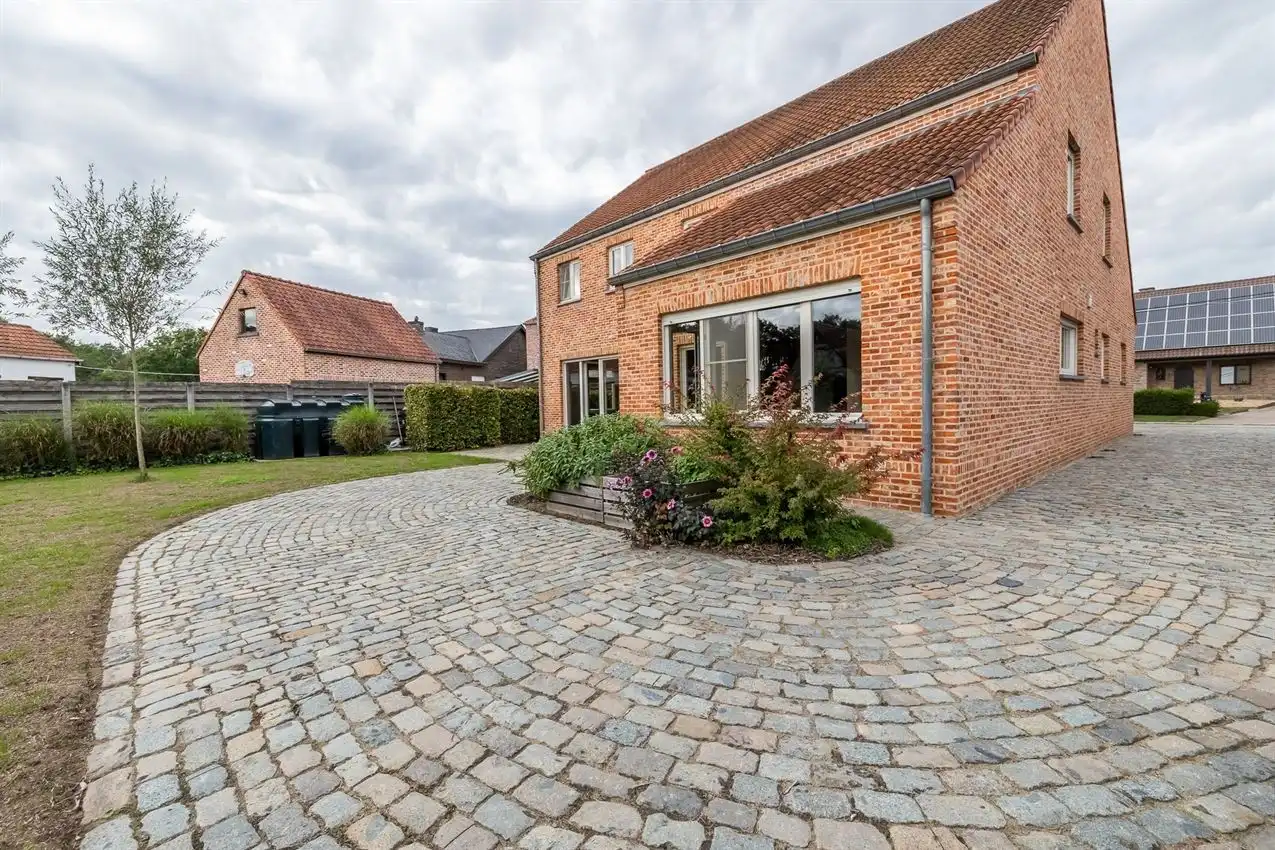 Instapklare, verrassend ruimle woning in landelijke omgeving foto 51