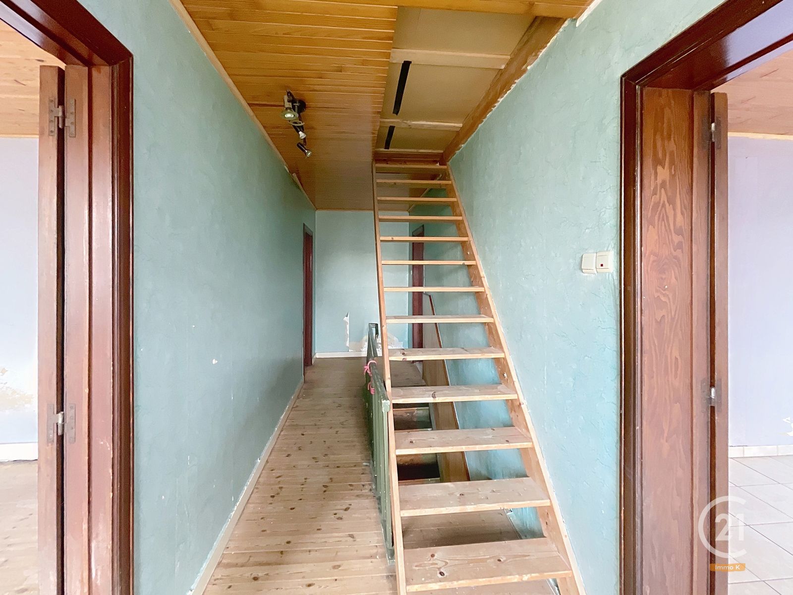 Te renoveren huis met garage en tuin - ook mog. voor handel foto 11