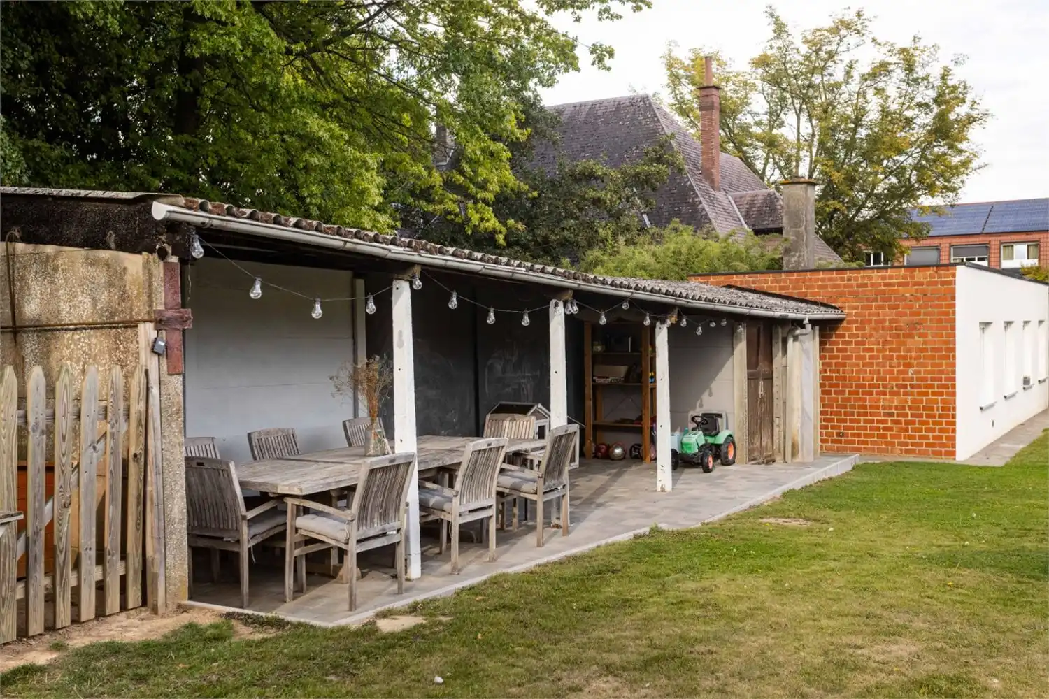 ** IN OPTIE ** GERENOVEERDE WONING MET 6 SLPK. EN TUIN foto 38