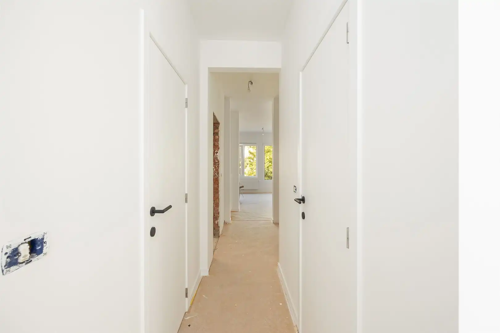 Ruim en licht 2-slaapkamerappartement met dakterras foto 11