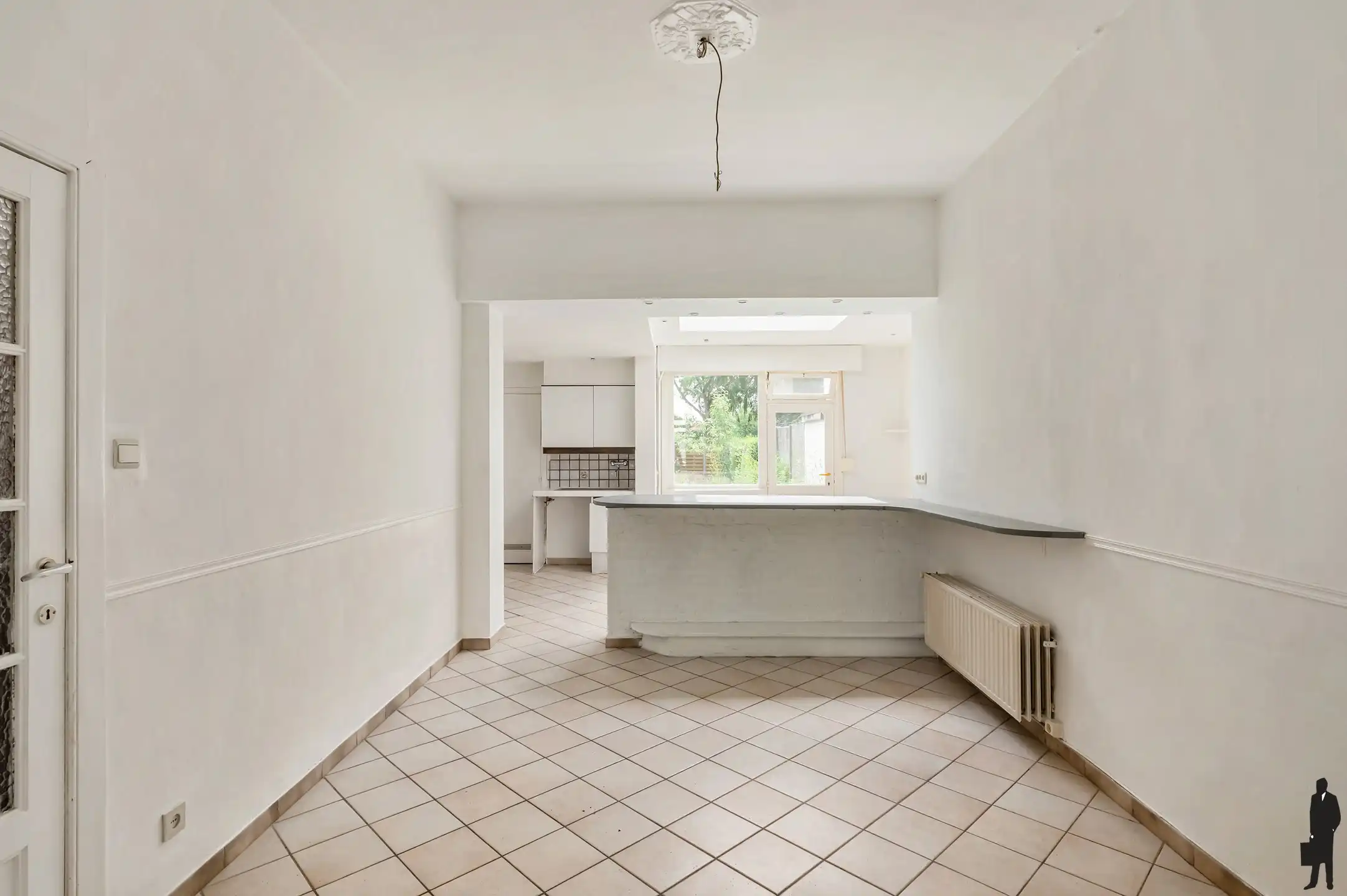 Te renoveren woning, met 4 SLK, met tuin en zijingang! foto 4
