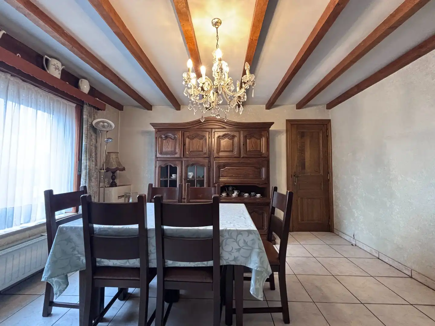 Te renoveren villa te koop op ruimtelijk perceel van 1080 m² in het hart van Koksijde! foto 4