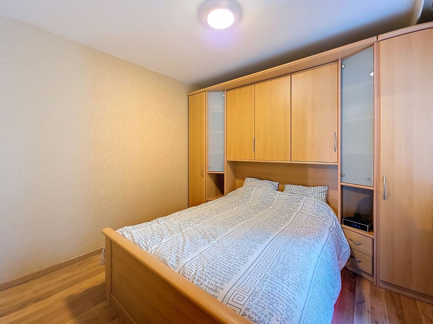 Gemeubeld en instapklaar type doorloper appartement in de winkelstraat van Nieuwpoort. foto 6