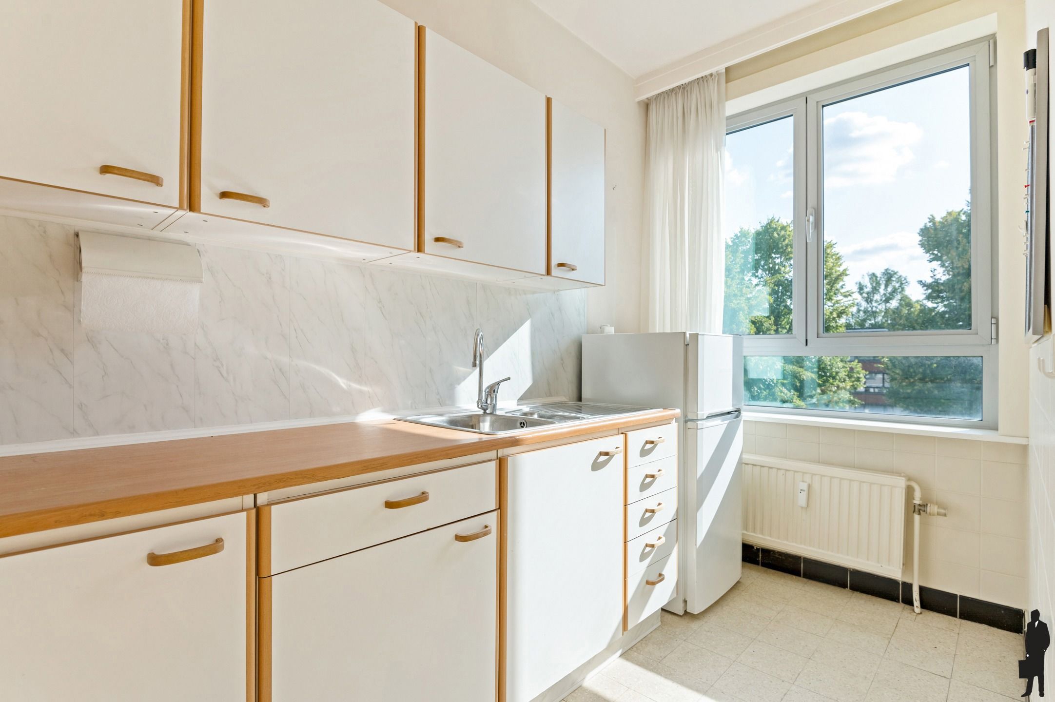 OP TE FRISSEN APPARTEMENT MET 2 SLAAPKAMERS EN TERRAS  foto 9