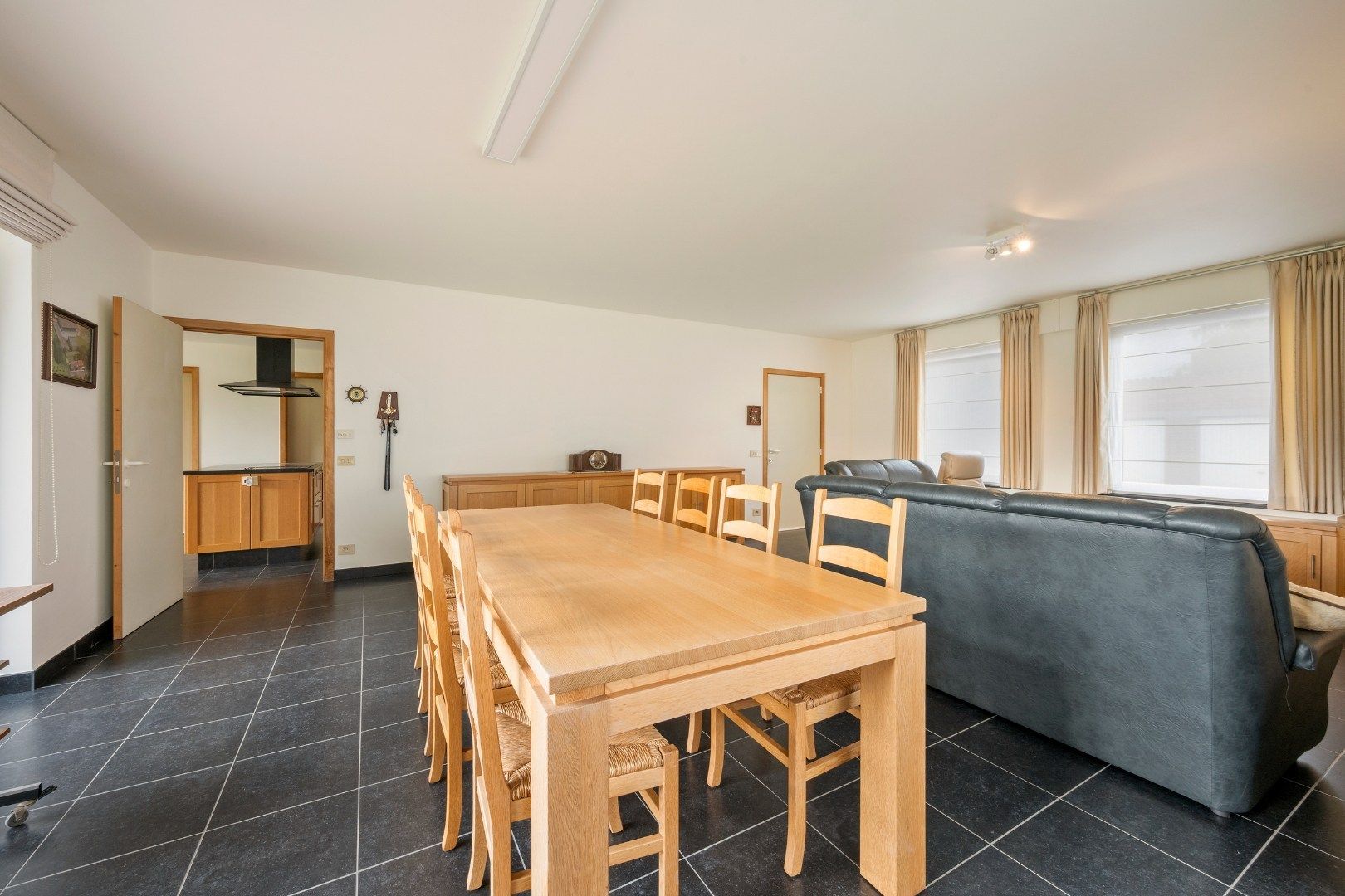 Recente halfopen woning met boomgaard in Ledegem foto 4