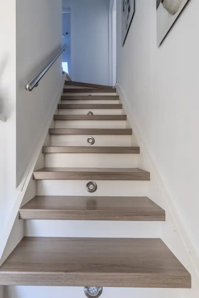 Stijlvolle, instapklare woning met vier slaapkamers, twee badkamers en verwarmd zwembad te koop in Lanaken foto 19