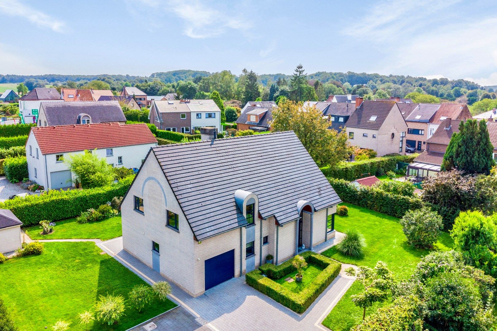 Instapklare villa met 4 slaapkamers te Beersel. foto 2