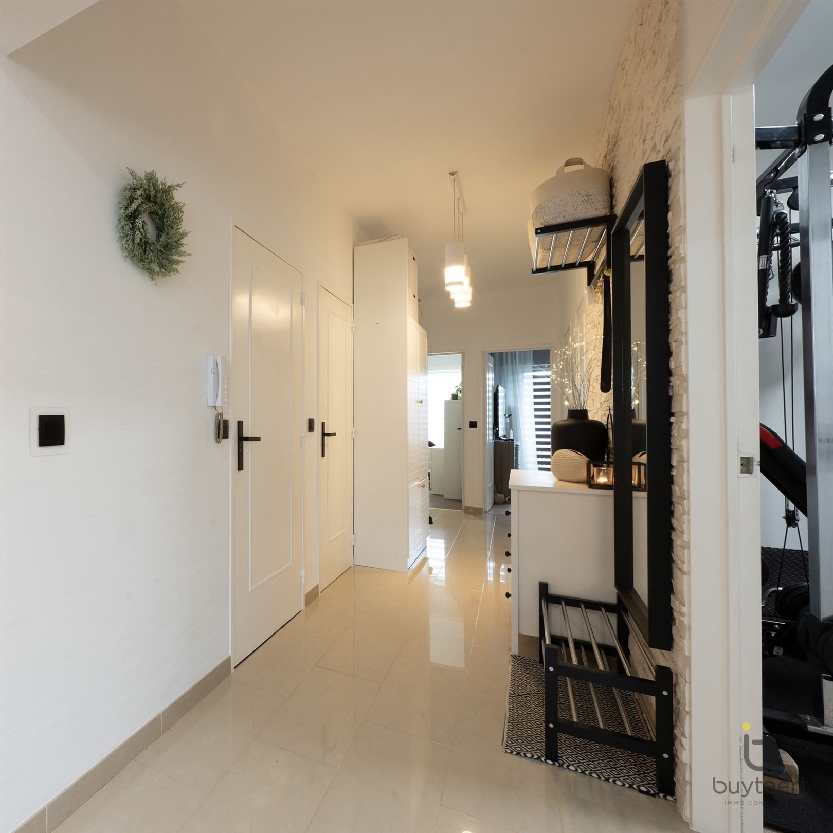 Gerenoveerd drie slaapkamer appartement te Hoboken. foto 23