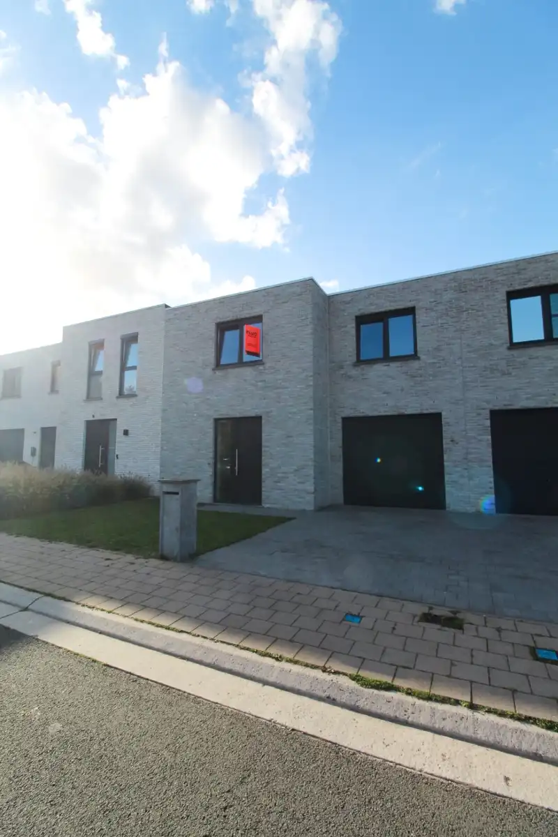 Nieuwbouwwoning in kindvriendelijke wijk foto 2