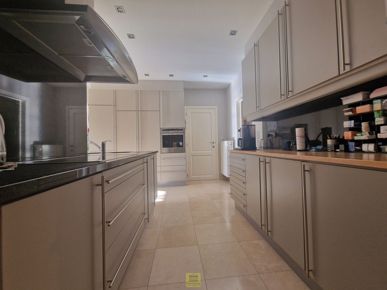 Charmante ruime villa in rustige, doodlopende straat foto 13