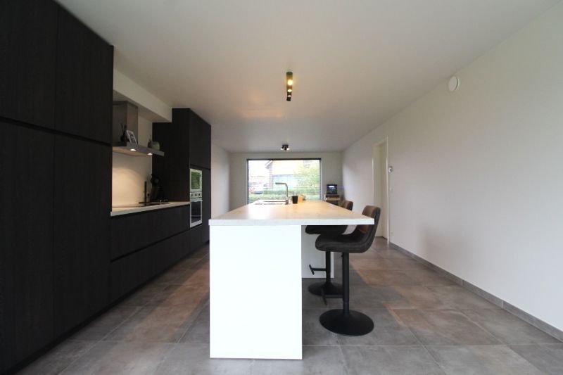 Moderne nieuwbouw villa te huur in Lichtervelde met 4 slaapkamers en 2 badkamers foto 6