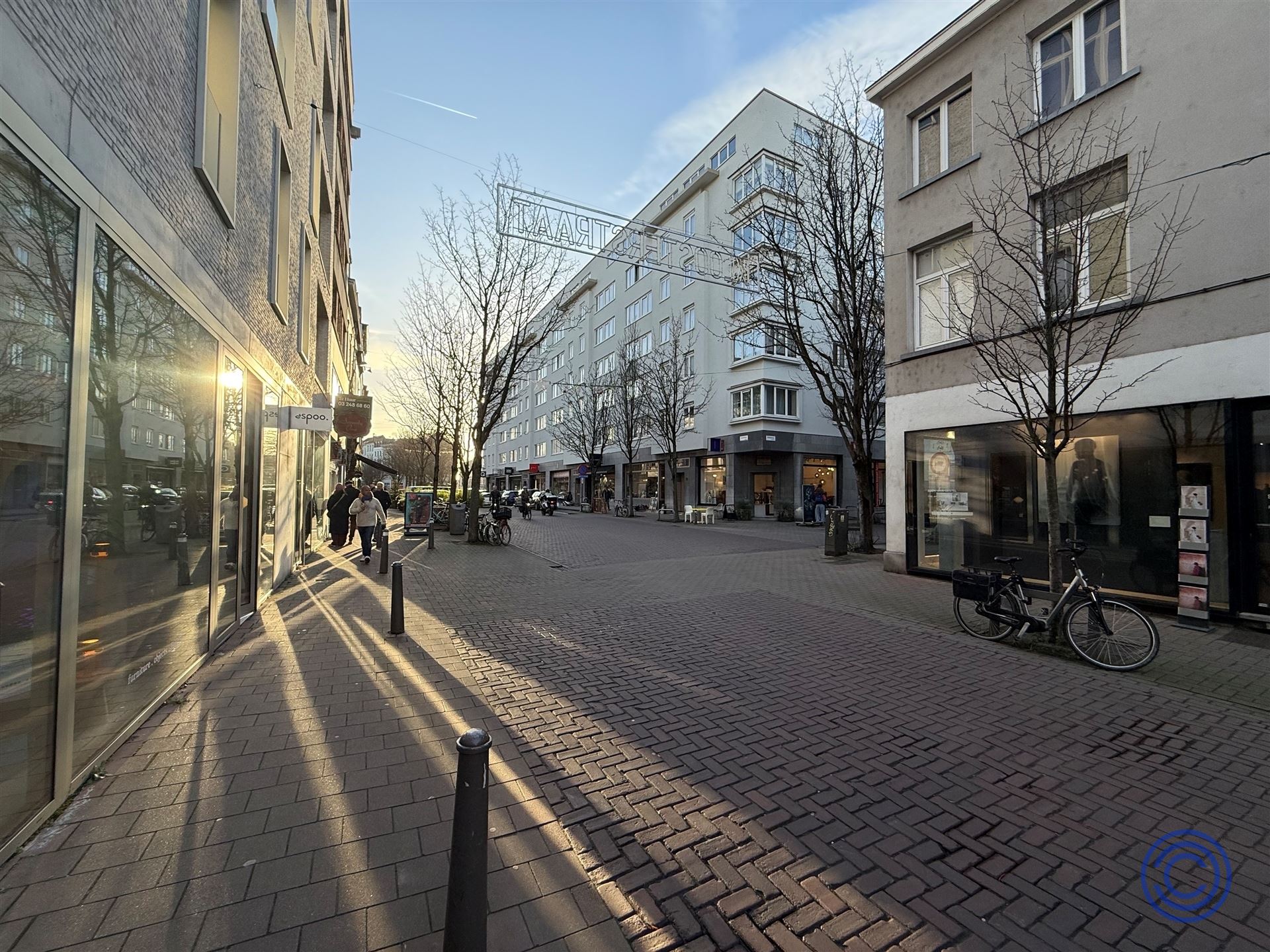Stijlvolle winkel ca. 80m² op de gekende Kloosterstraat! foto 8