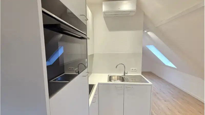 Volledig vernieuwd 1-slaapkamerappartement te huur in Brugge foto 2