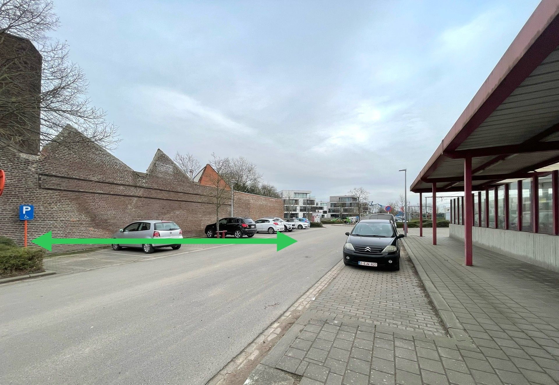 MAGAZIJN MET 2 UITGANGEN - 681 M² foto 5