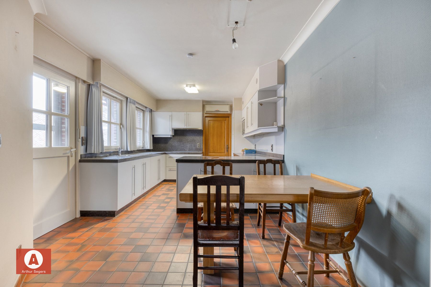 Instapklare halfopen woning met atelier in Opstal foto 12