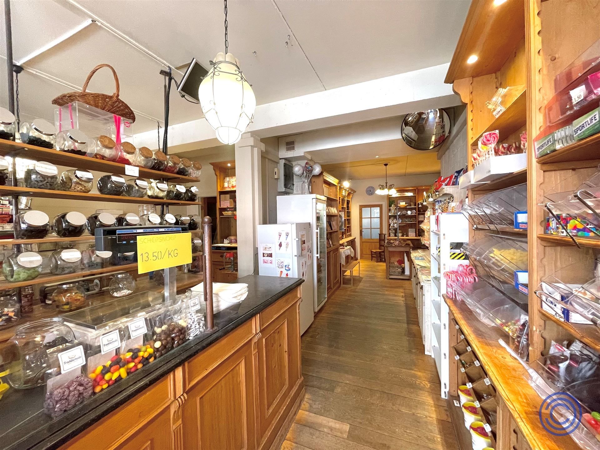 Overname handelsfonds – authentieke snoepwinkel op toplocatie! foto 5