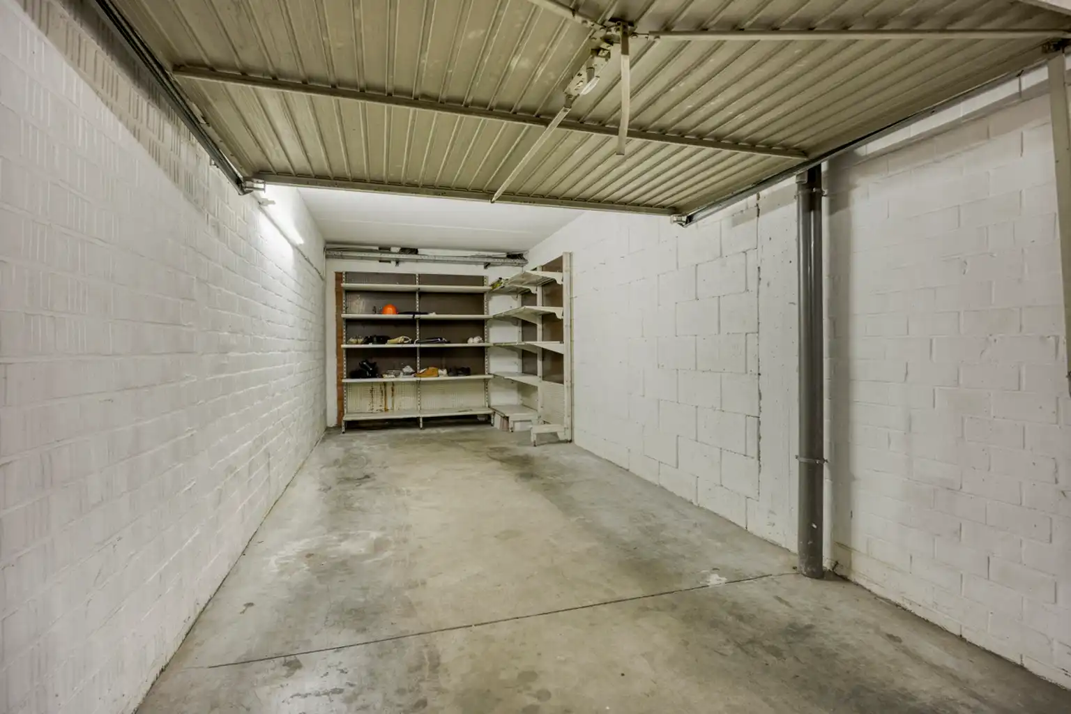 Ruim 3-slaapkamerappartement met garage  foto 19