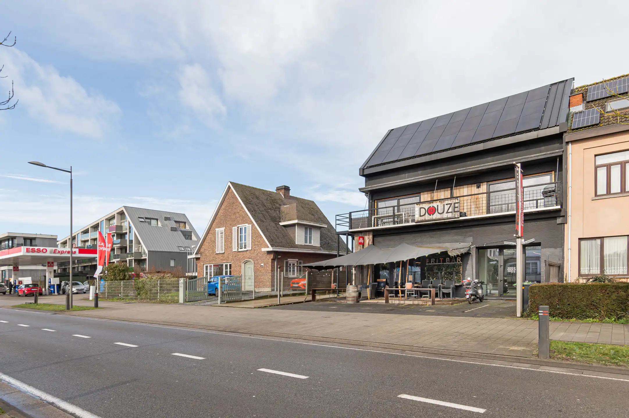 Handelspand van 285 m² met parking op toplocatie foto 14