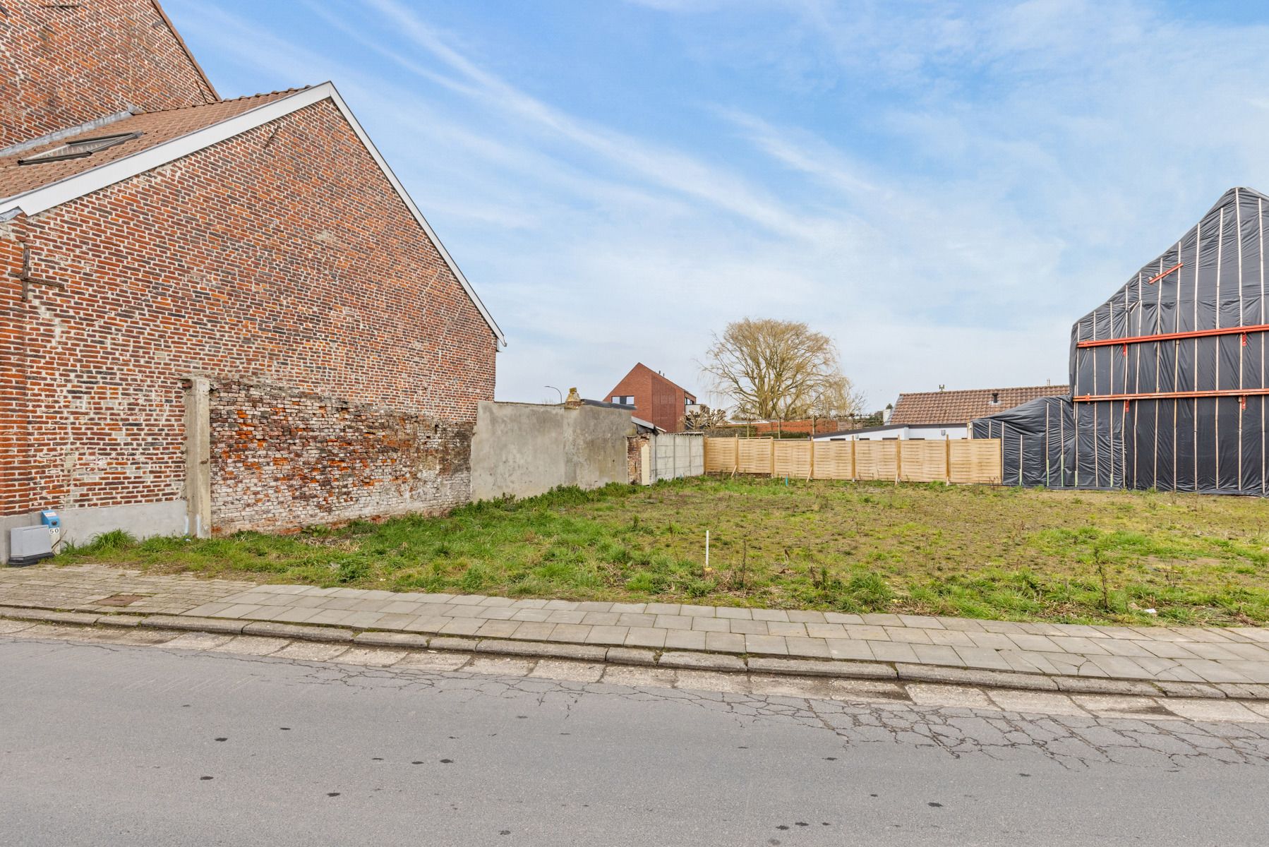 Bouwgrond halfopen bebouwing  foto {{pictureIndex}}