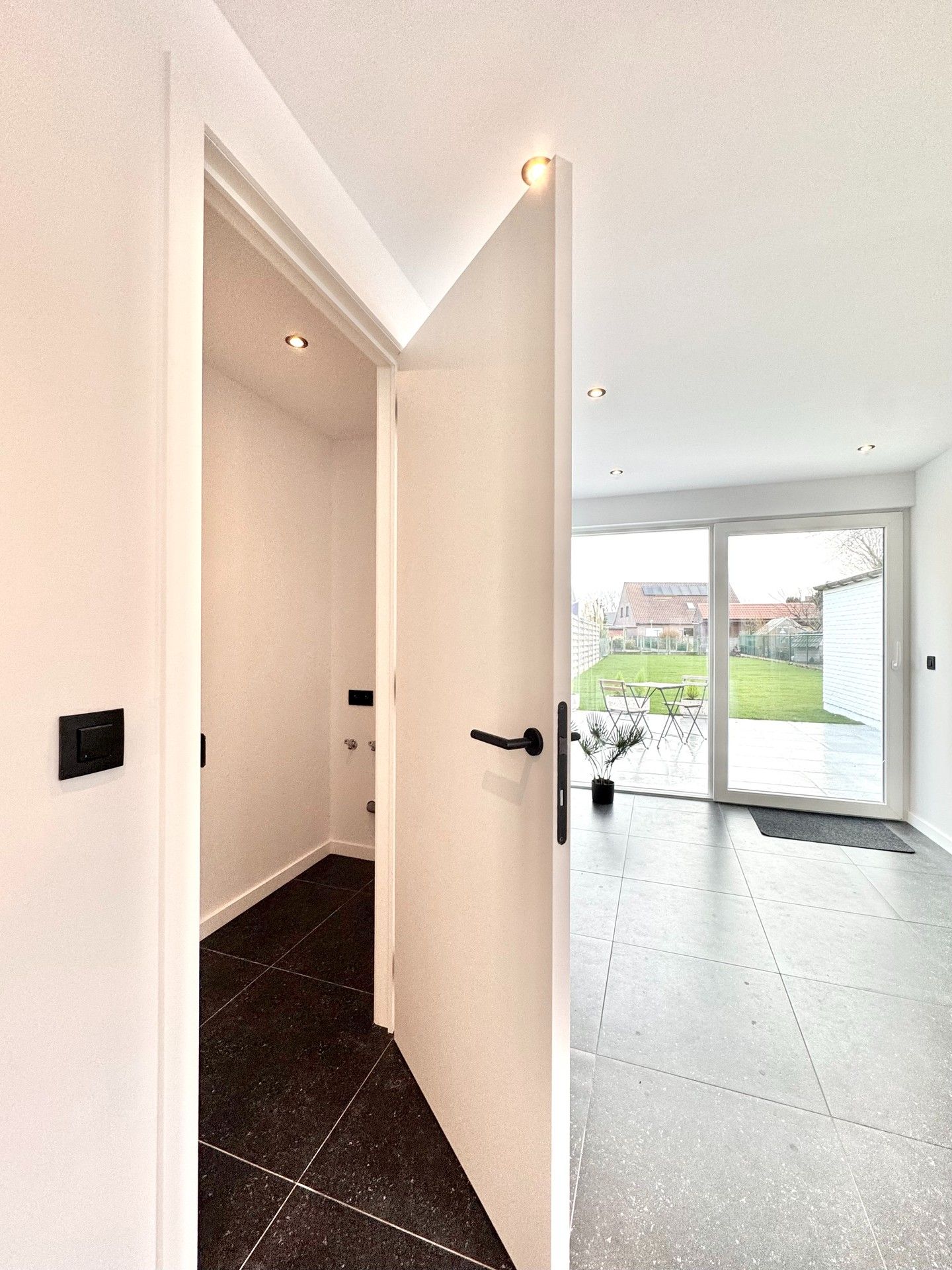 GERENOVEERDE WONING MET TUIN & GARAGE - 444 M² foto 12