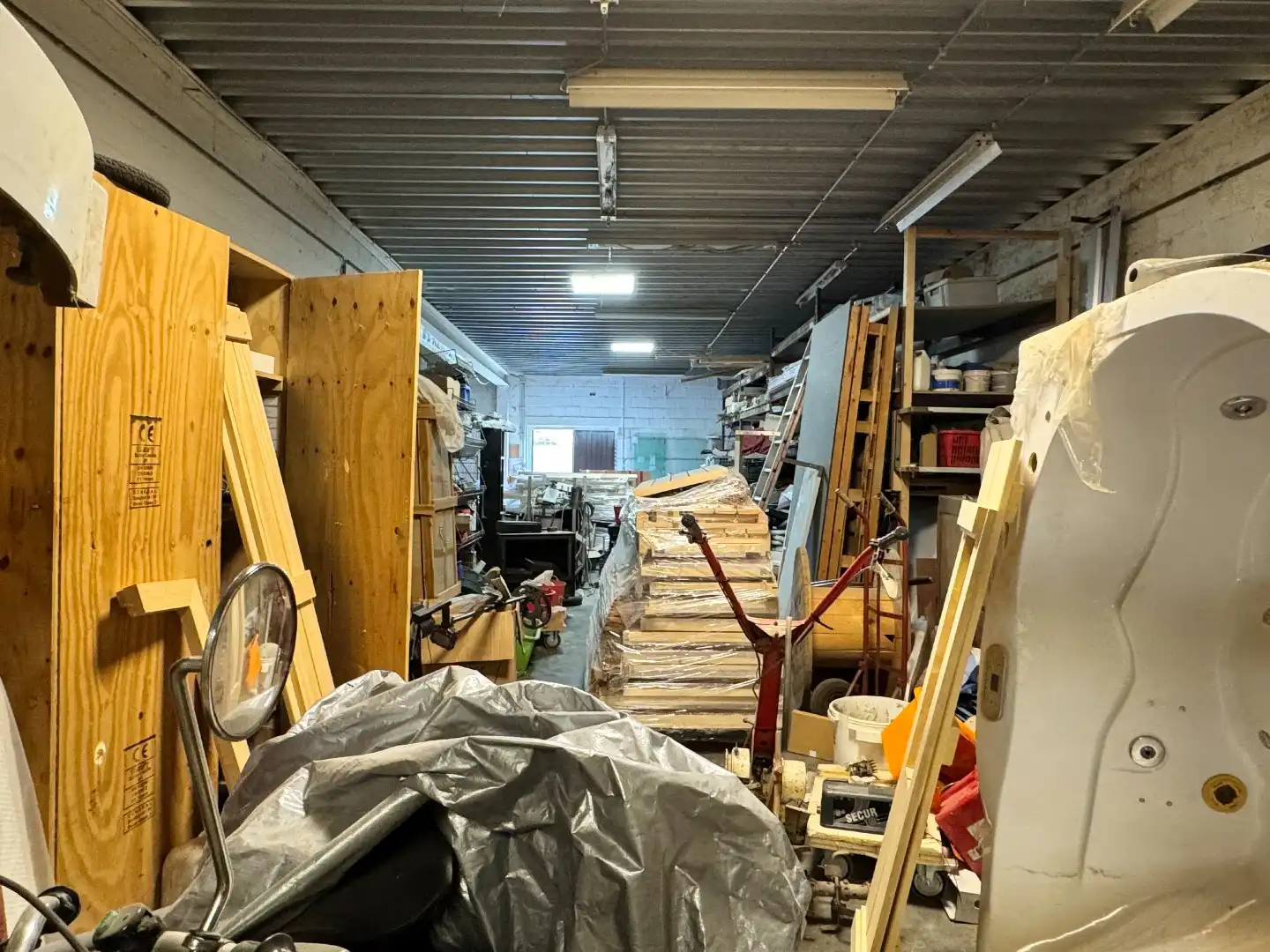Loods op 872 m² te Kuurne. foto 5