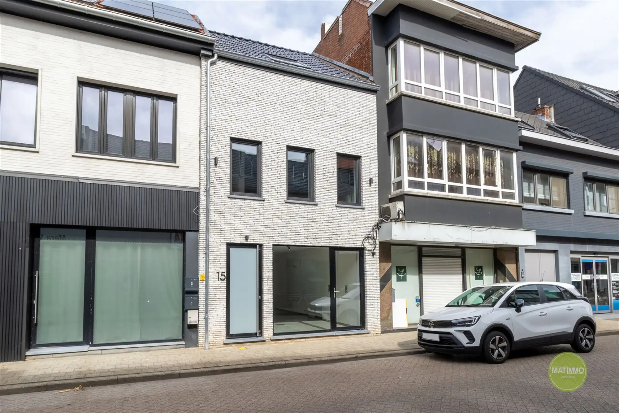 Modern gerenoveerd duplex appartement met terras in Meerhout foto 3