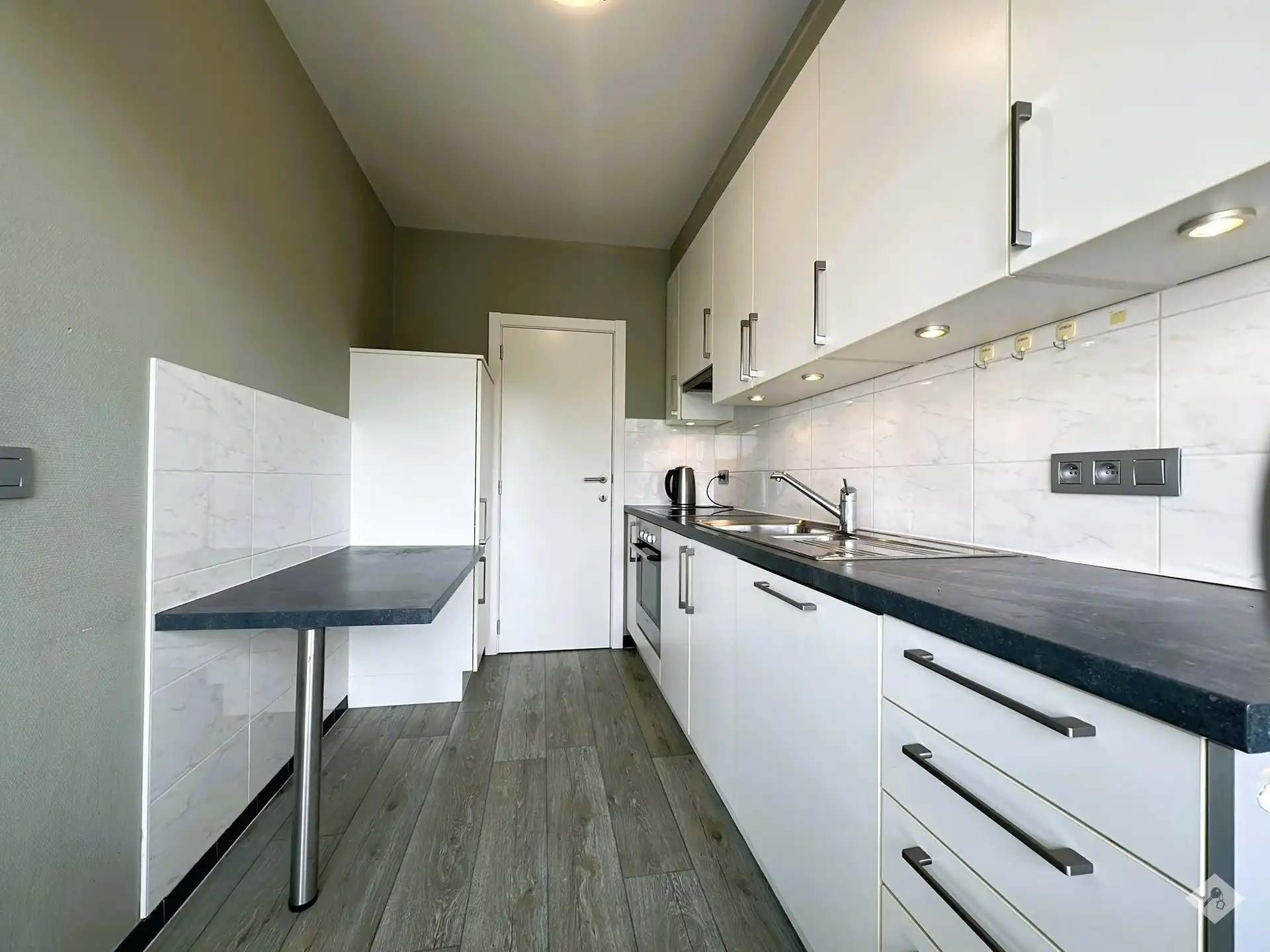  Licht en ruim 2-slaapkamerappartement met terras, zonnepanelen en airco foto 11