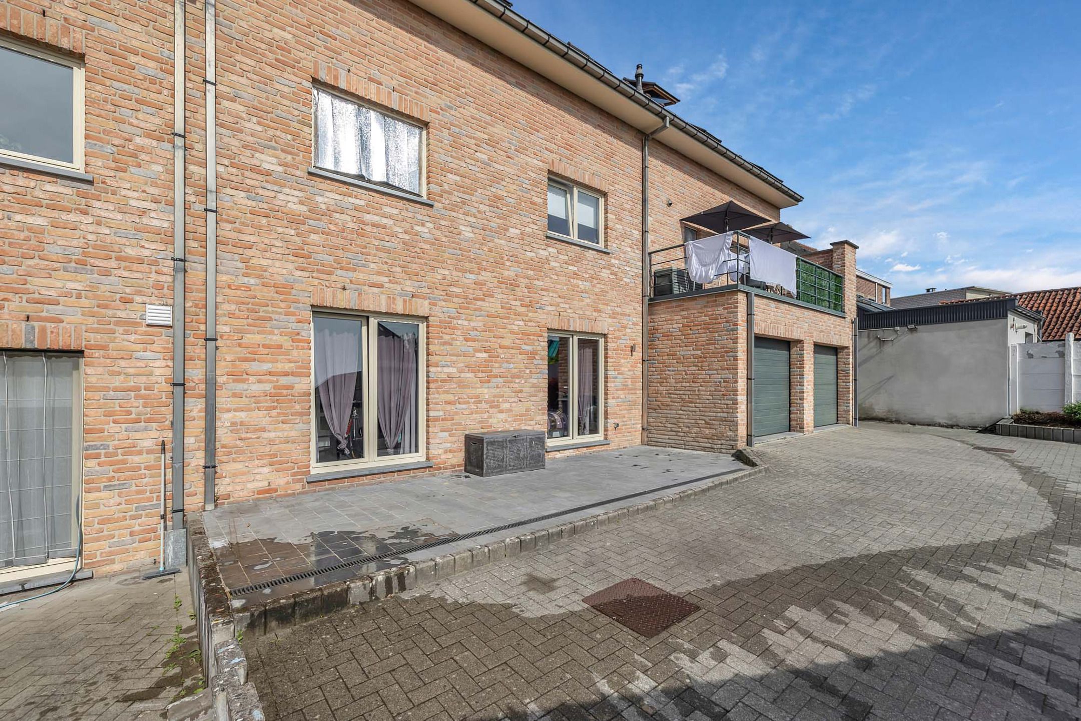 Instapklaar gelijkvloers app. met garage en ruim terras foto 16