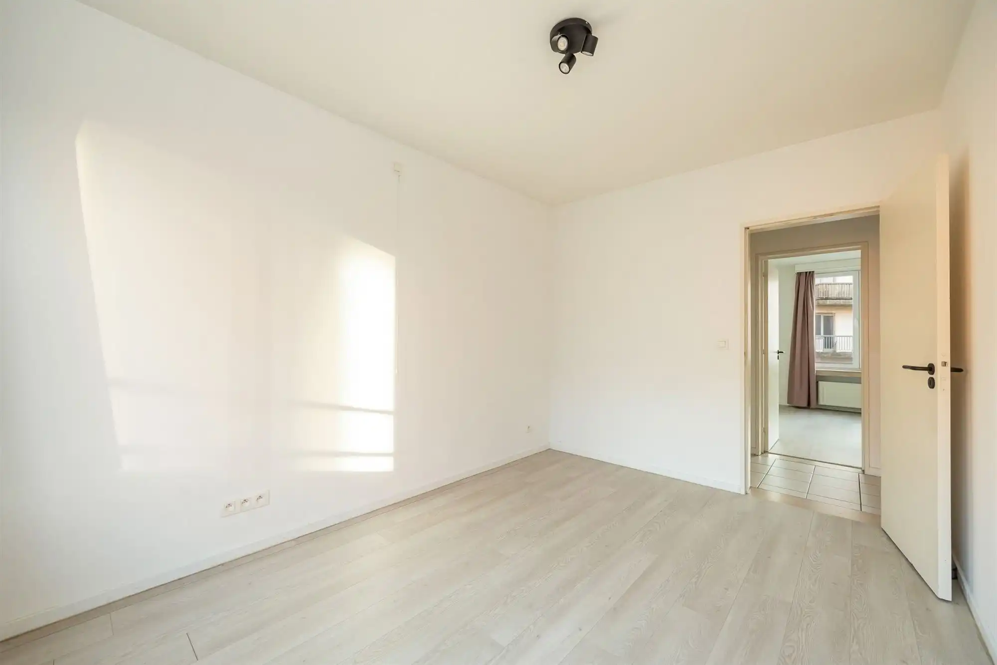 Ruim appartement met 3 slaapkamers en staanplaats foto 13