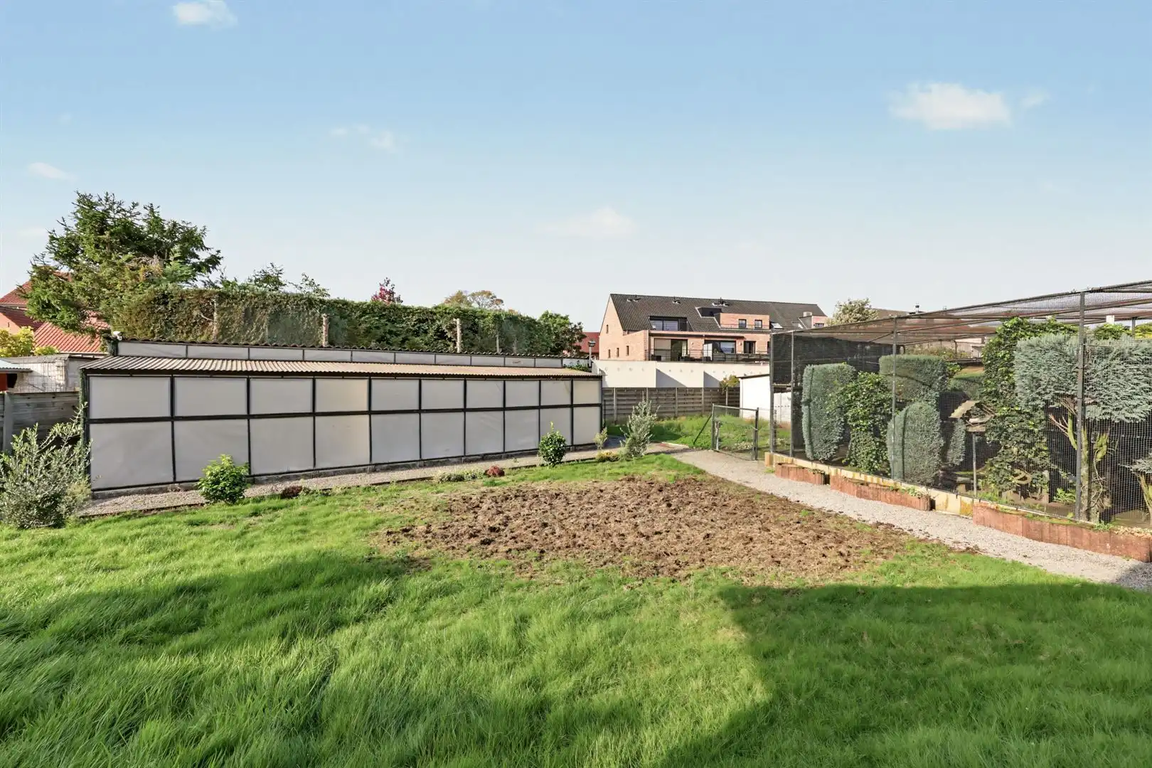 Karaktervolle villa met veel ruimte, licht en groen rondom. foto 24