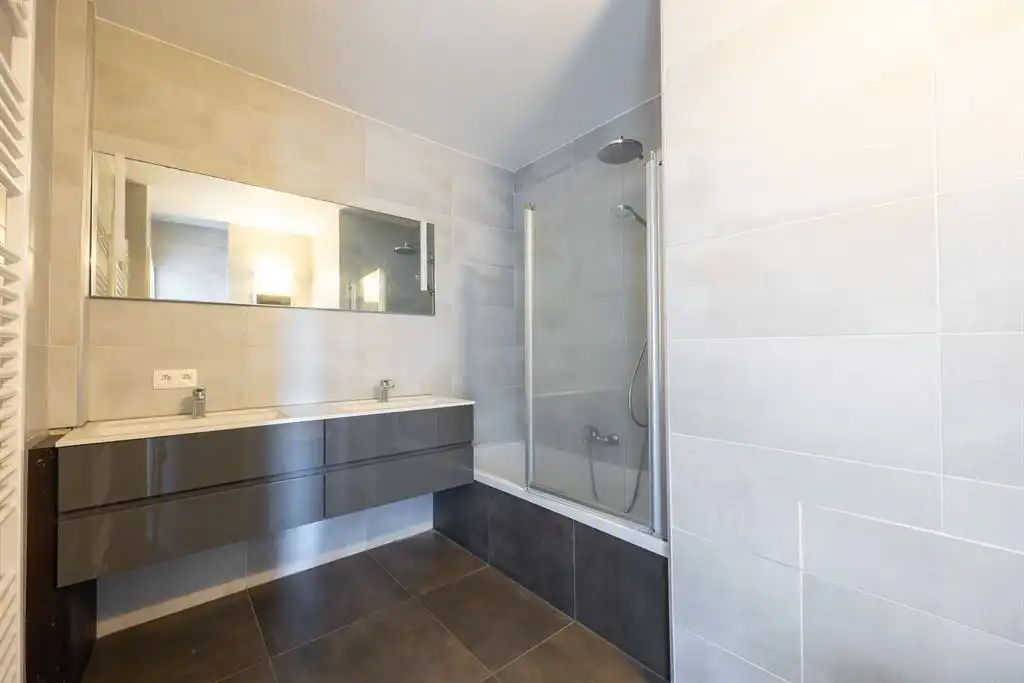 Lichtrijk appartement met 2 slaapkamers en zicht op Vlinderpaleis foto 10