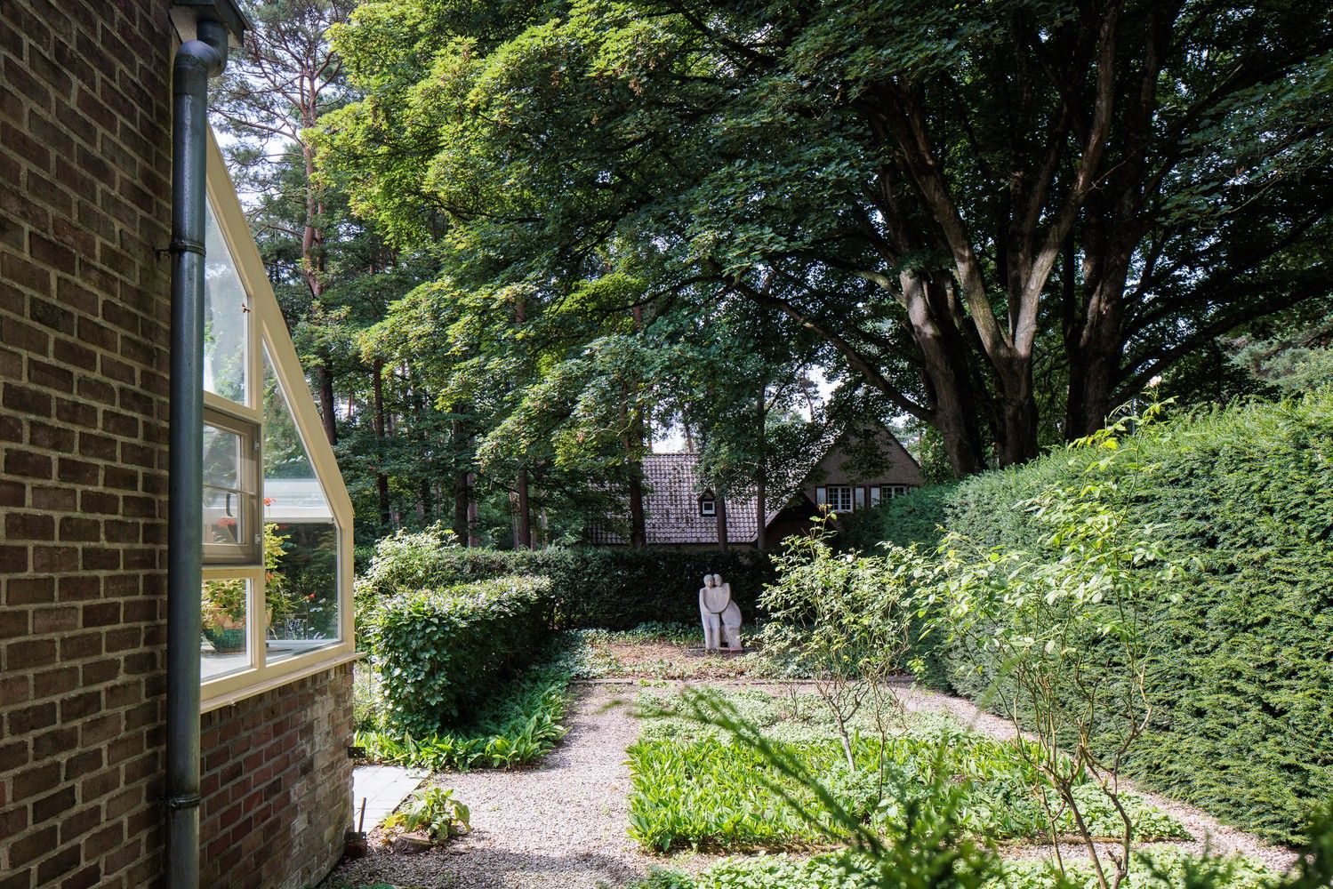 Gunstig gelegen villa op 1.989 m2 in doodlopende straat foto 28