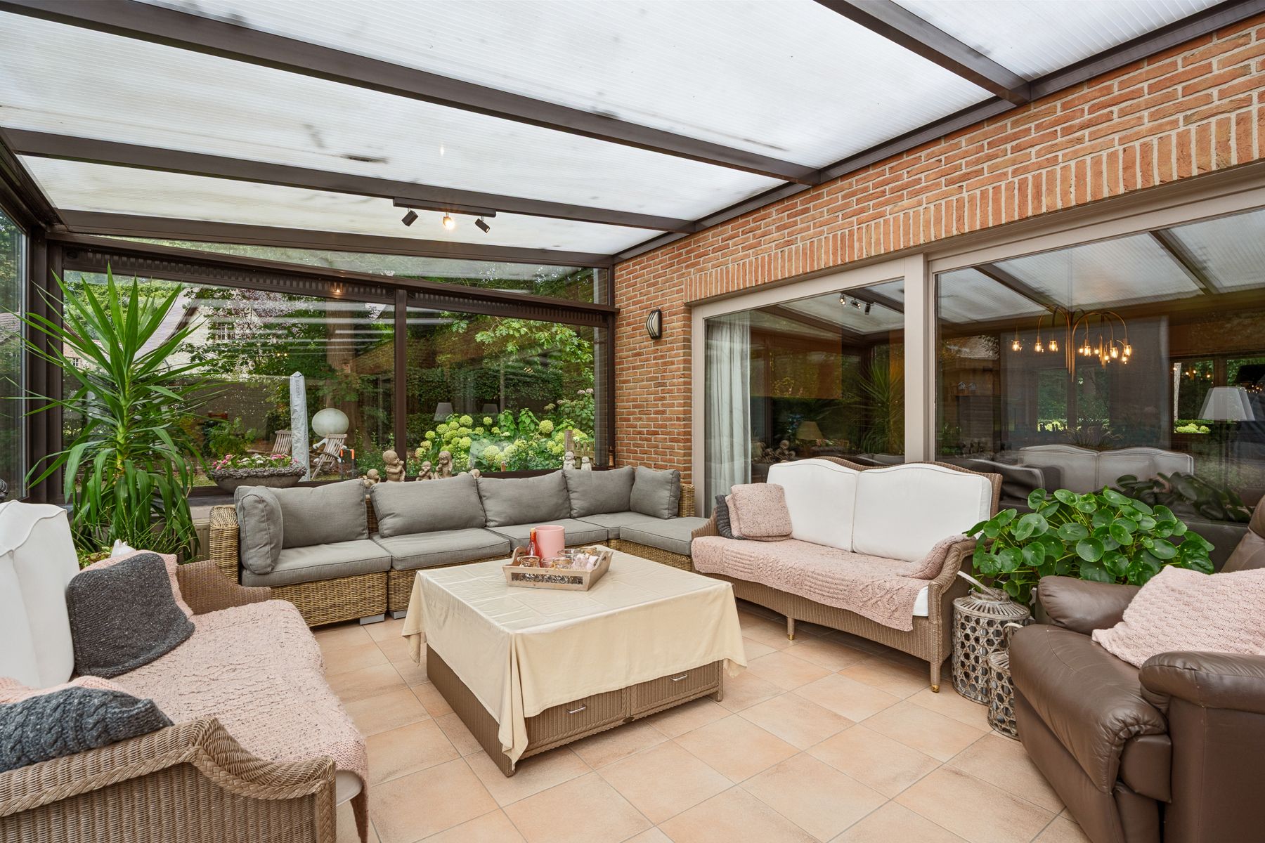 Ruime gezinswoning met grote tuin en topligging in Aalter foto 9