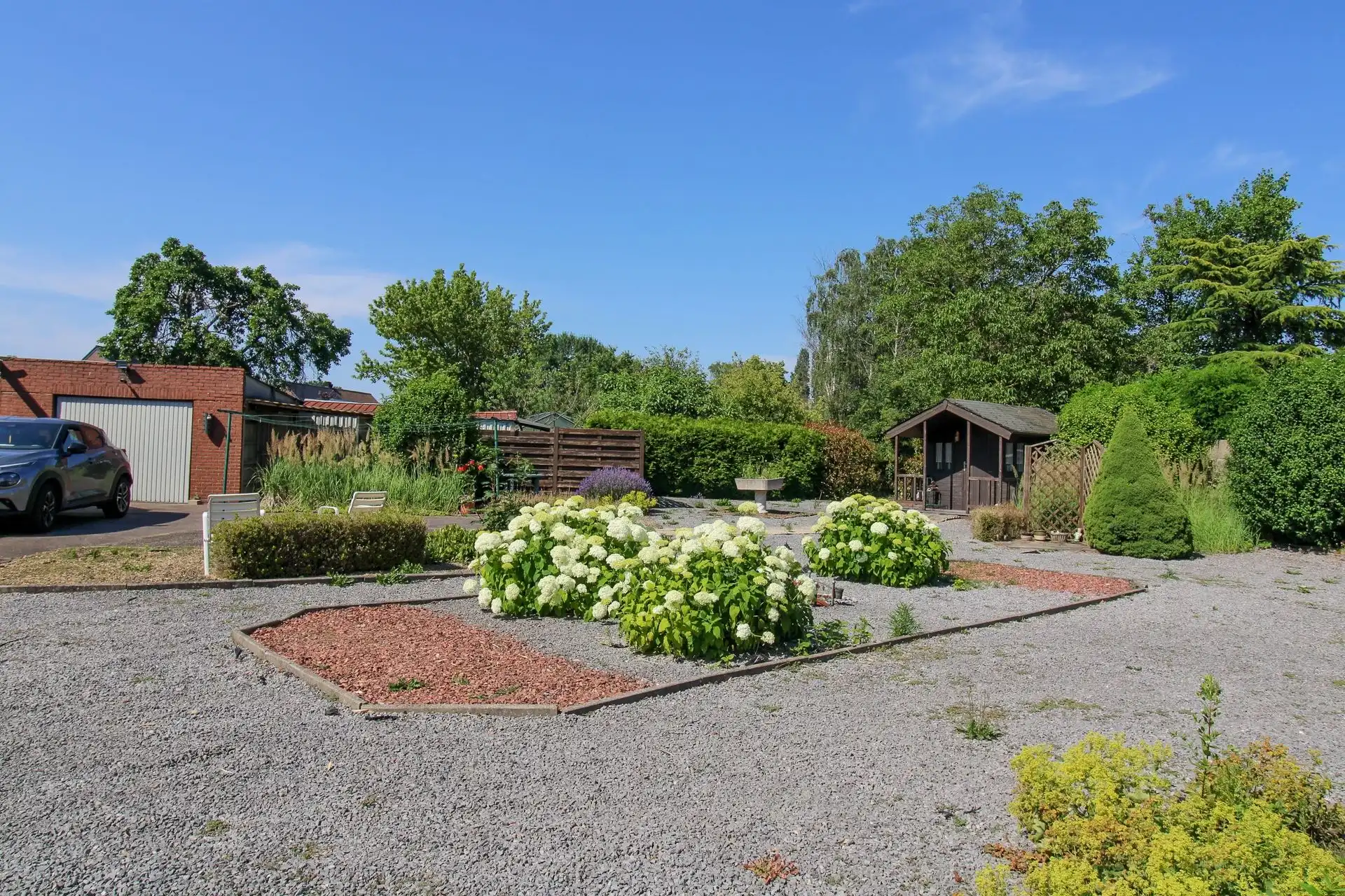 Te renoveren woning of interessante ontwikkelingsgrond in Opgrimbie! foto 13