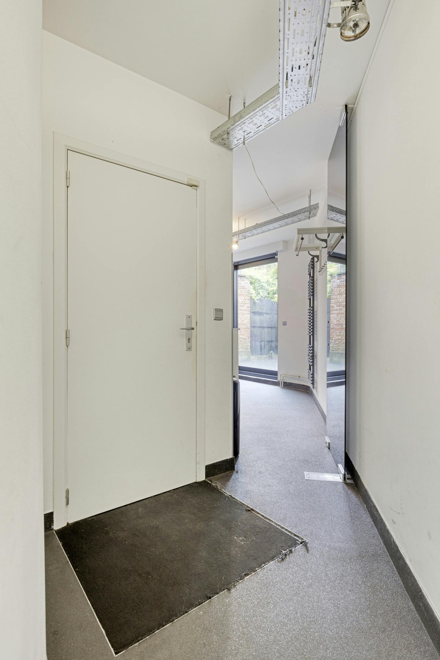 Studio met praktijk- of bureelruimte te Borgerhout foto 4