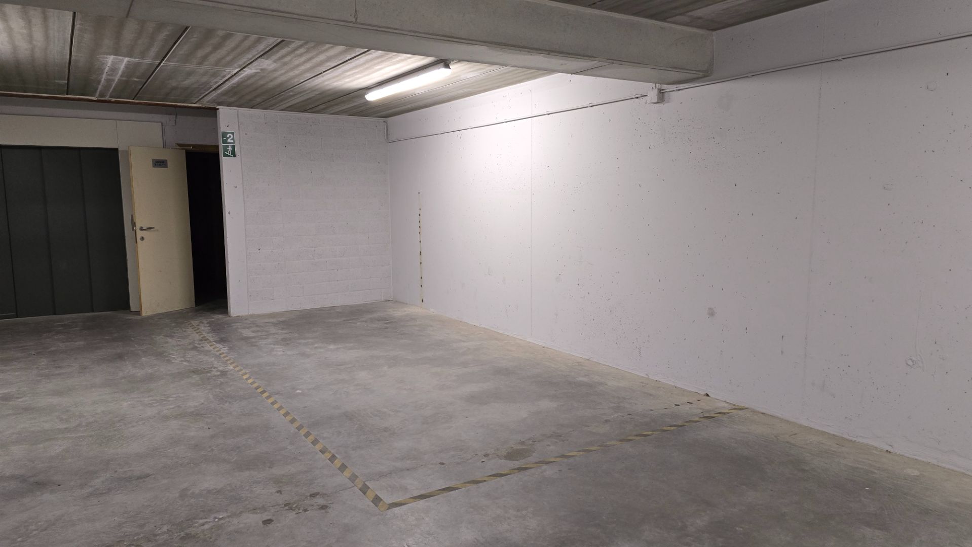 Garagestaanplaats in centrum Knokke op enkele meters van de zeedijk foto 3