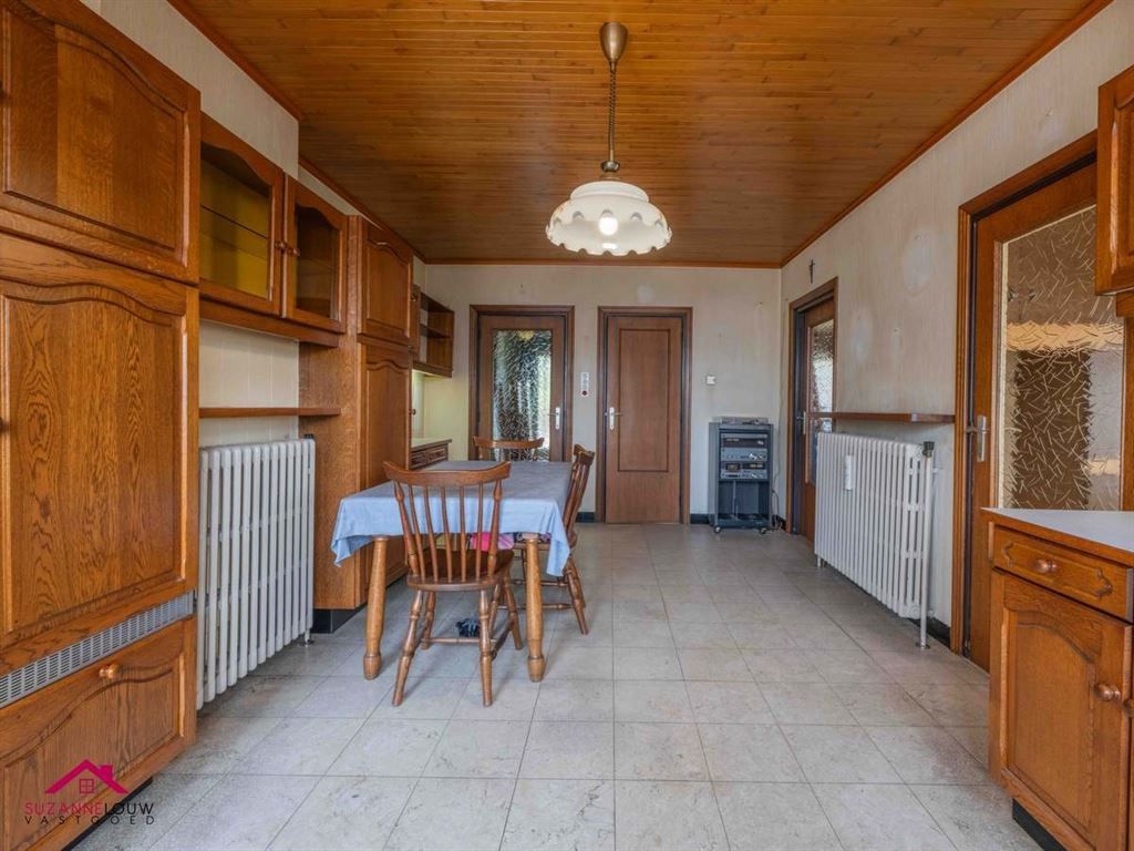 Vrijstaande, op te frissen woning foto 14