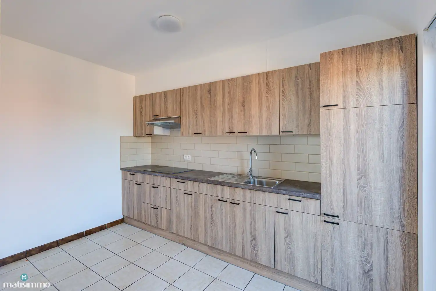 INSTAPKLAAR APPARTEMENT MET TWEE SLAAPKAMERS EN GARAGE NABIJ HET CENTRUM VAN LANAKEN foto 5