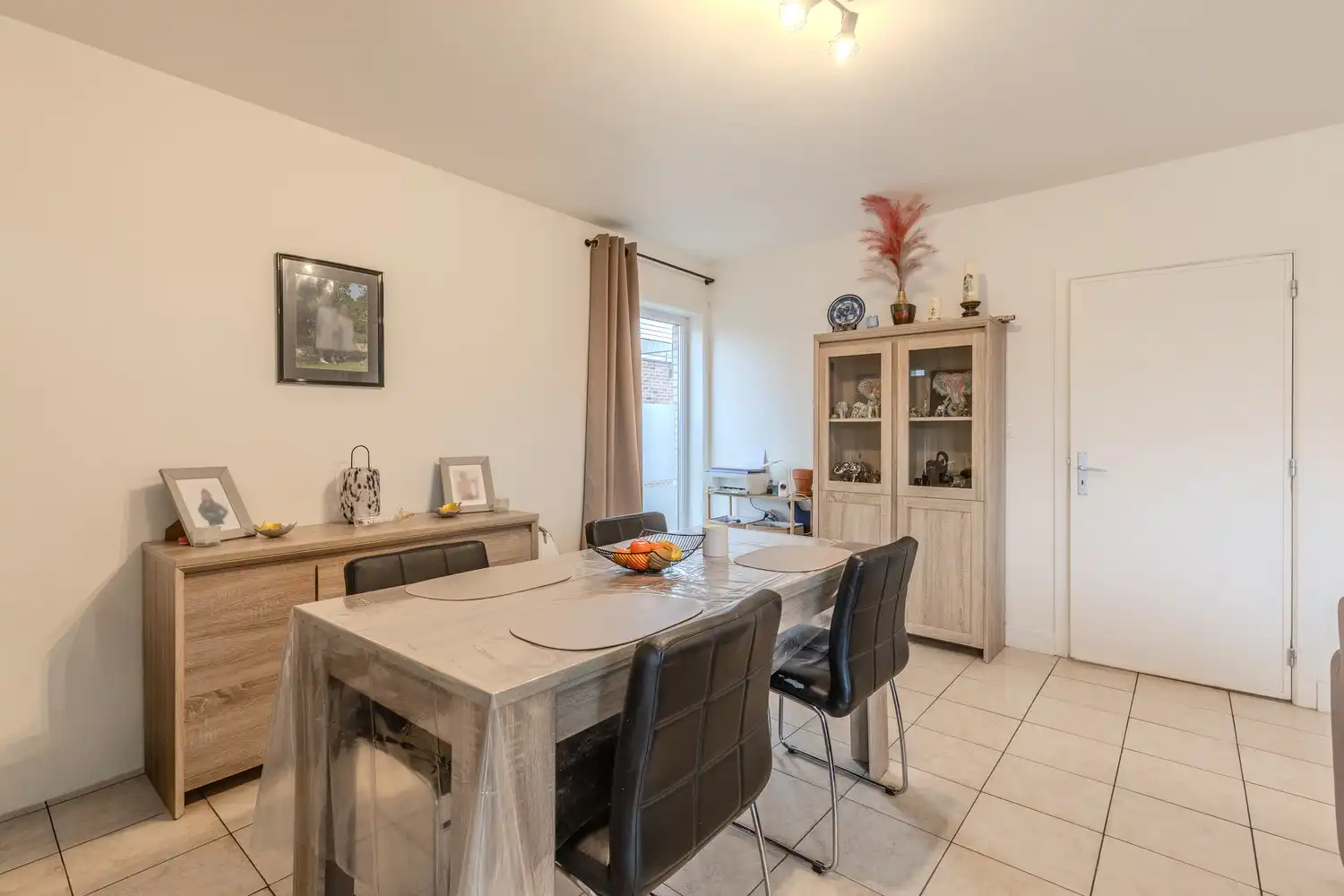 Gelijkvloers appartement met 3 slaapkamers, terras en garage in Uikhoven aan de Maas! foto 9