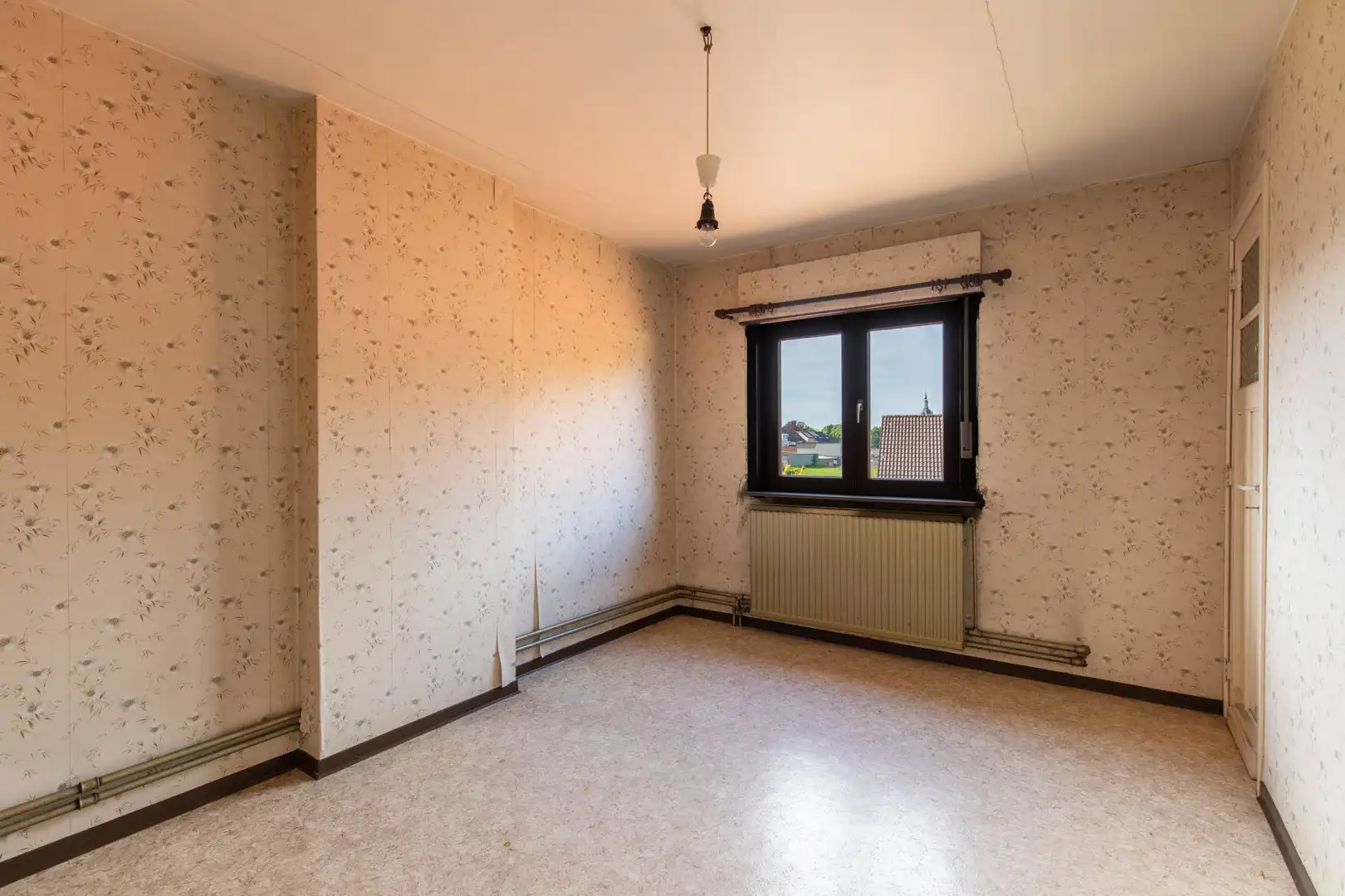 Renovatiewoning met grote garage foto 16