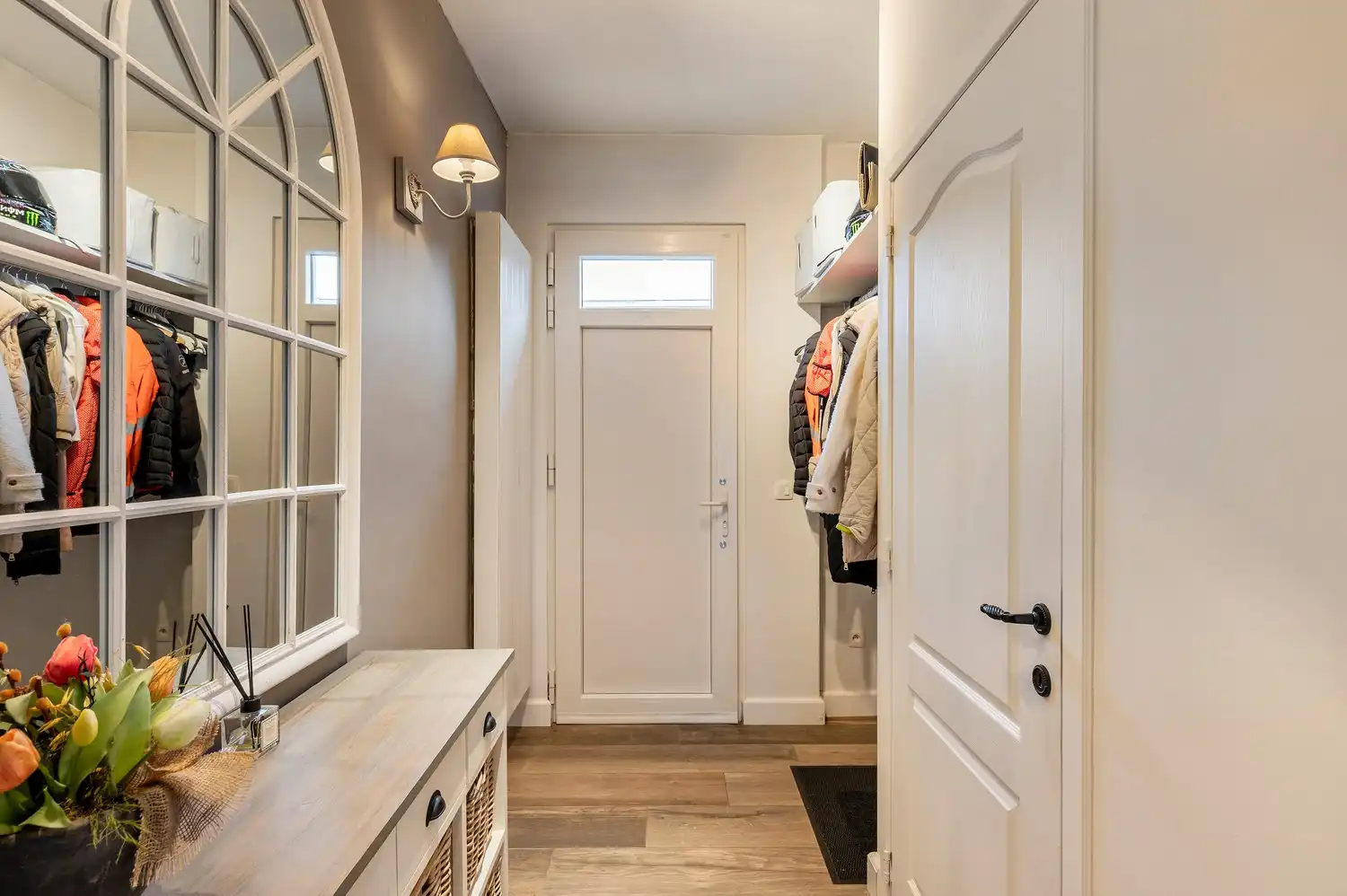 Volledig vernieuwde gezinswoning met tuin. foto 6