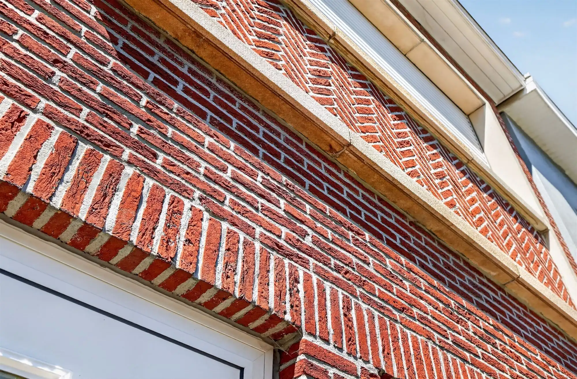 Instapklaar huis met 2 volwaardige slaapkamers en tuin in Deurne foto 3
