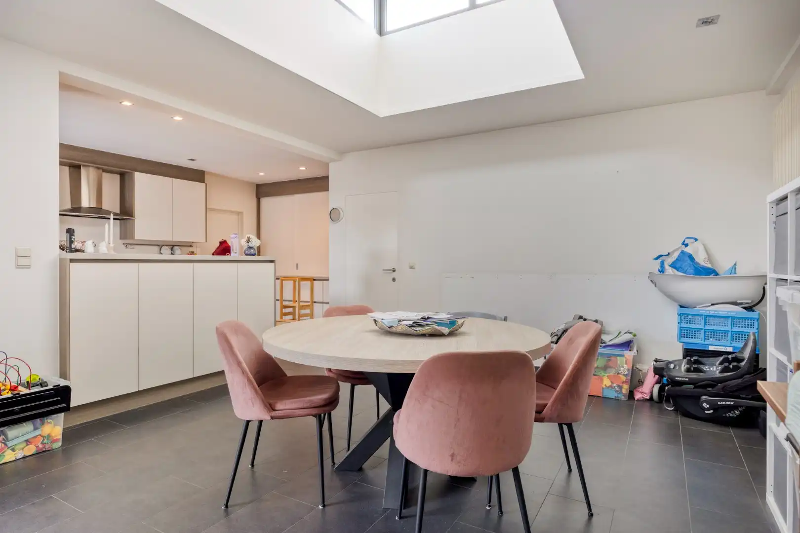 Unieke opbrengsteigendom met commercieel gedeelte en 2 ruime appartementen !  foto 14