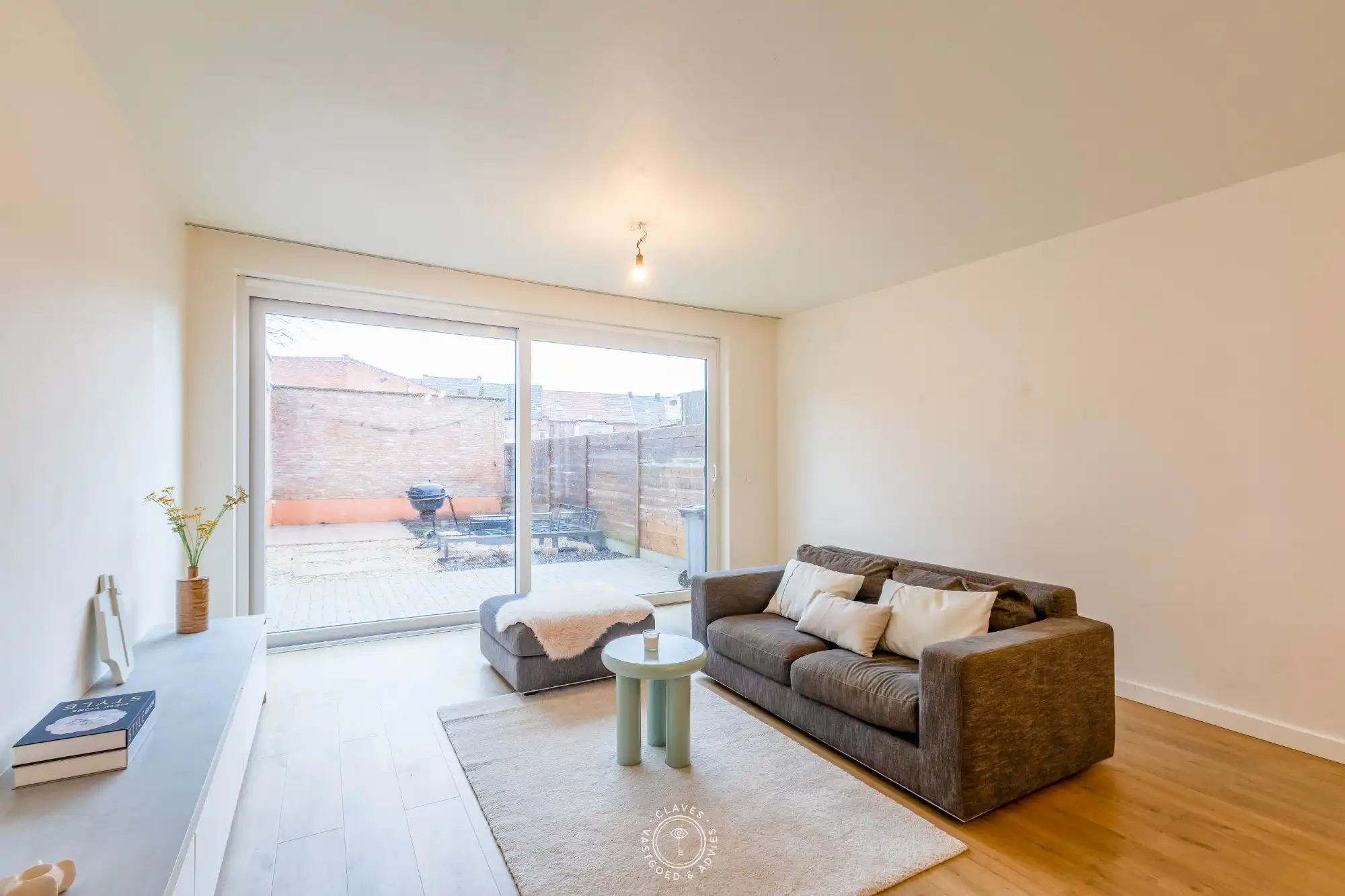 Zeer interessant en recent appartement met tuintje foto 2