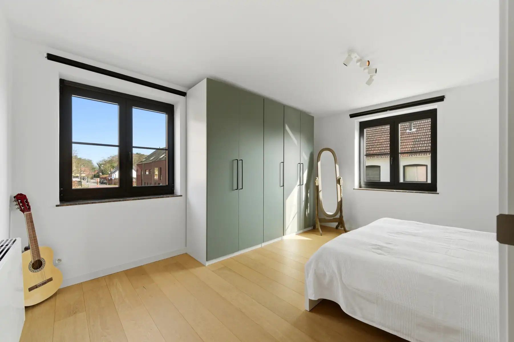 Recente vrijstaande woning in het centrum van RIJMENAM foto 13