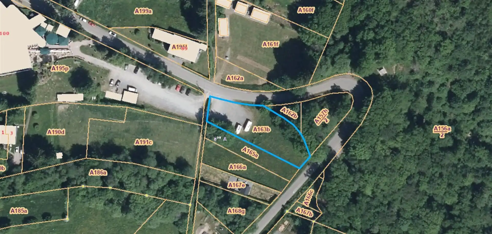 Unieke BOUWGROND van 1305 m² à Vresse-sur-Semois foto {{pictureIndex}}